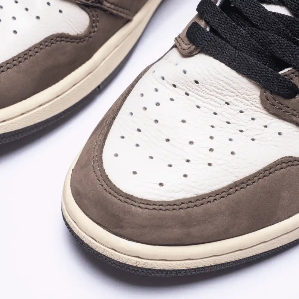 Nike Air Jordan 1 High x Travis Scott